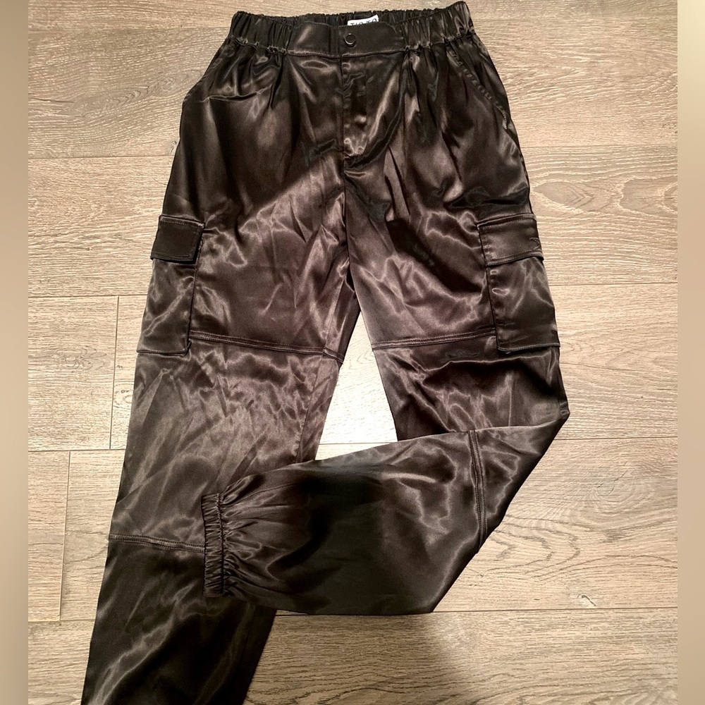 Satin Cargo 🖤